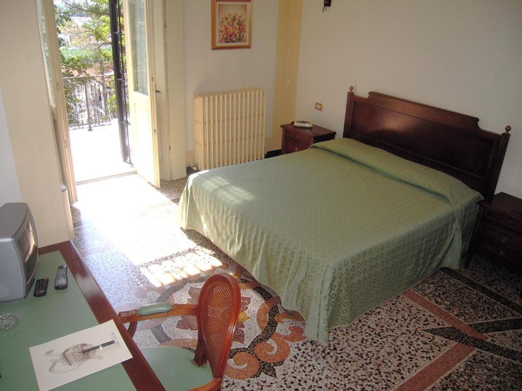 Villa Viola Tortona Habitación foto